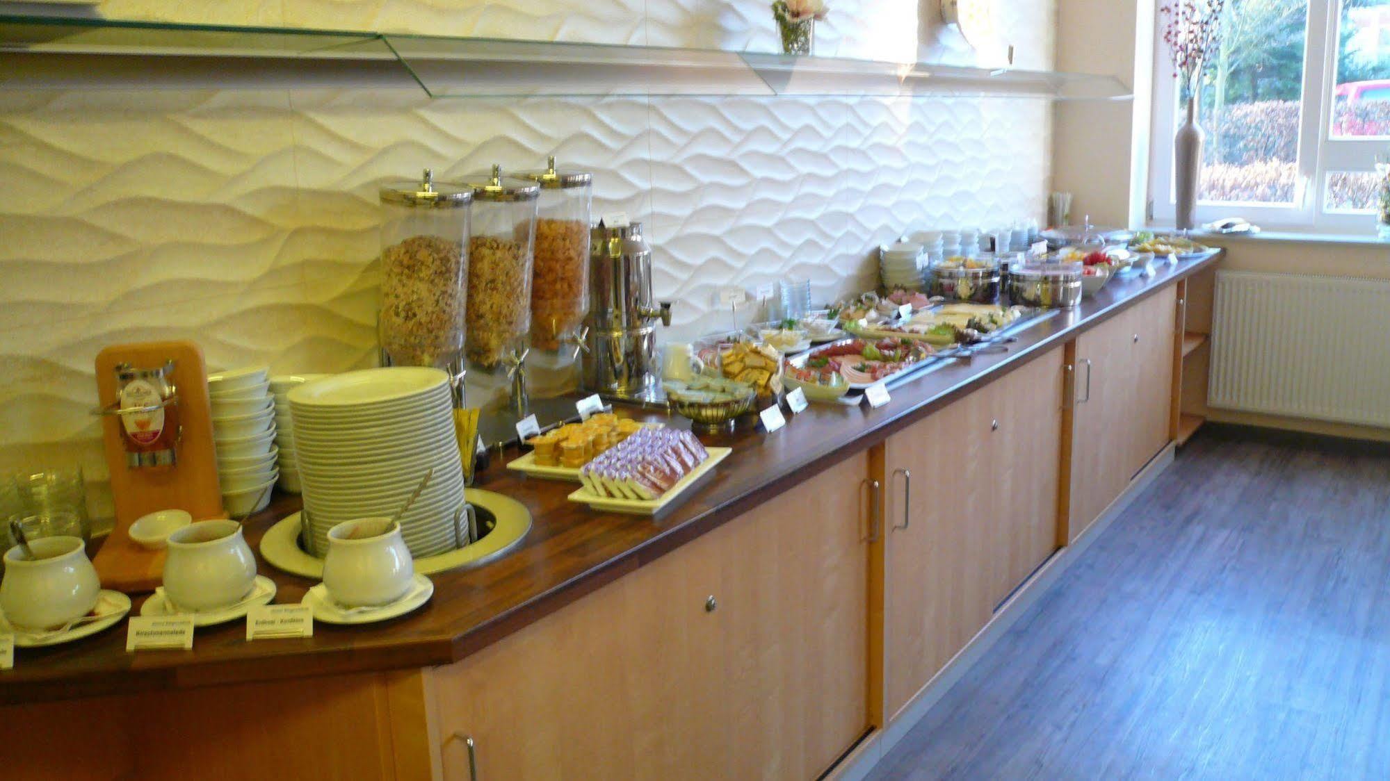 Hotel Ruegenblick Stralsund Buitenkant foto