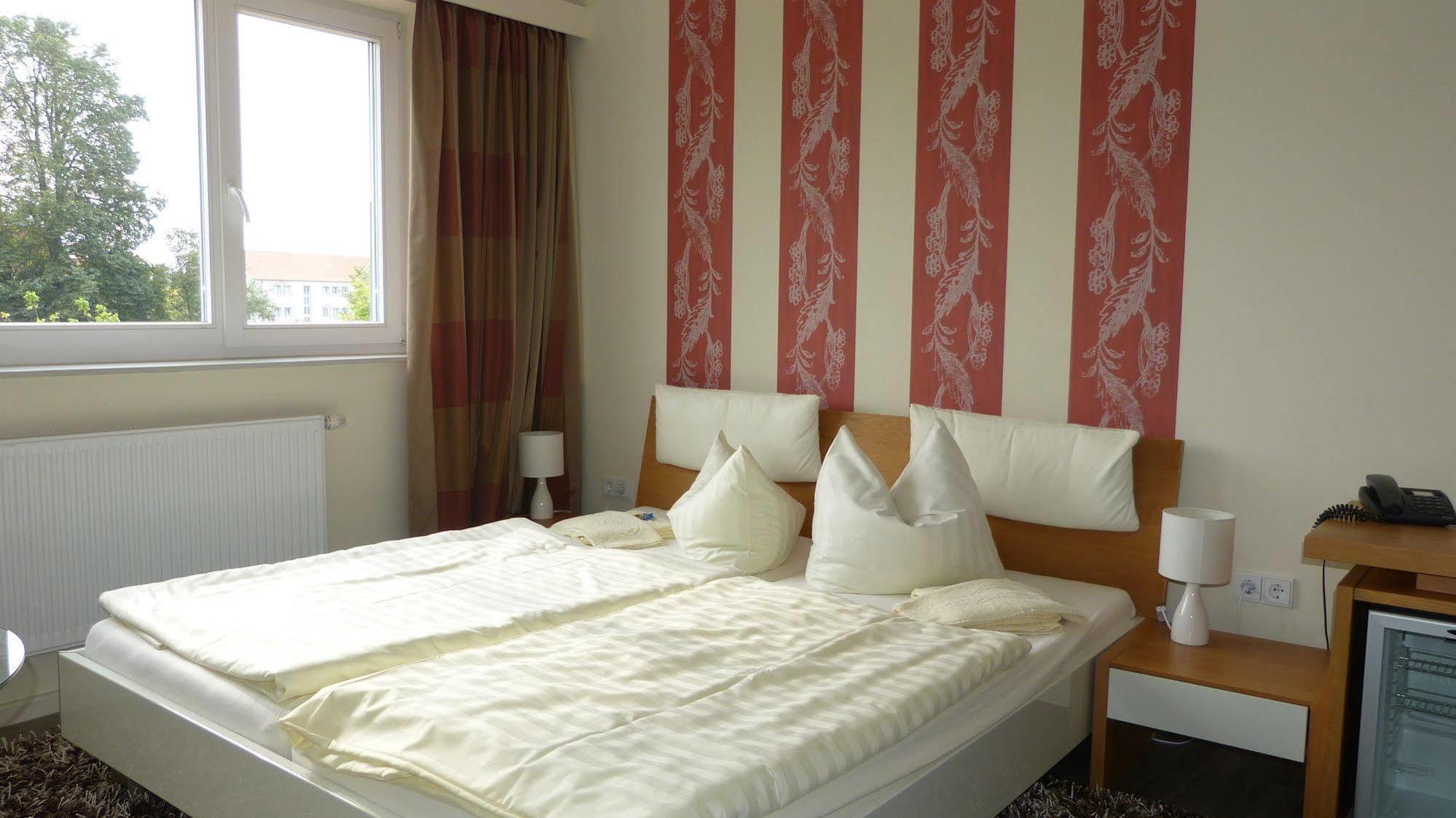 Hotel Ruegenblick Stralsund Buitenkant foto