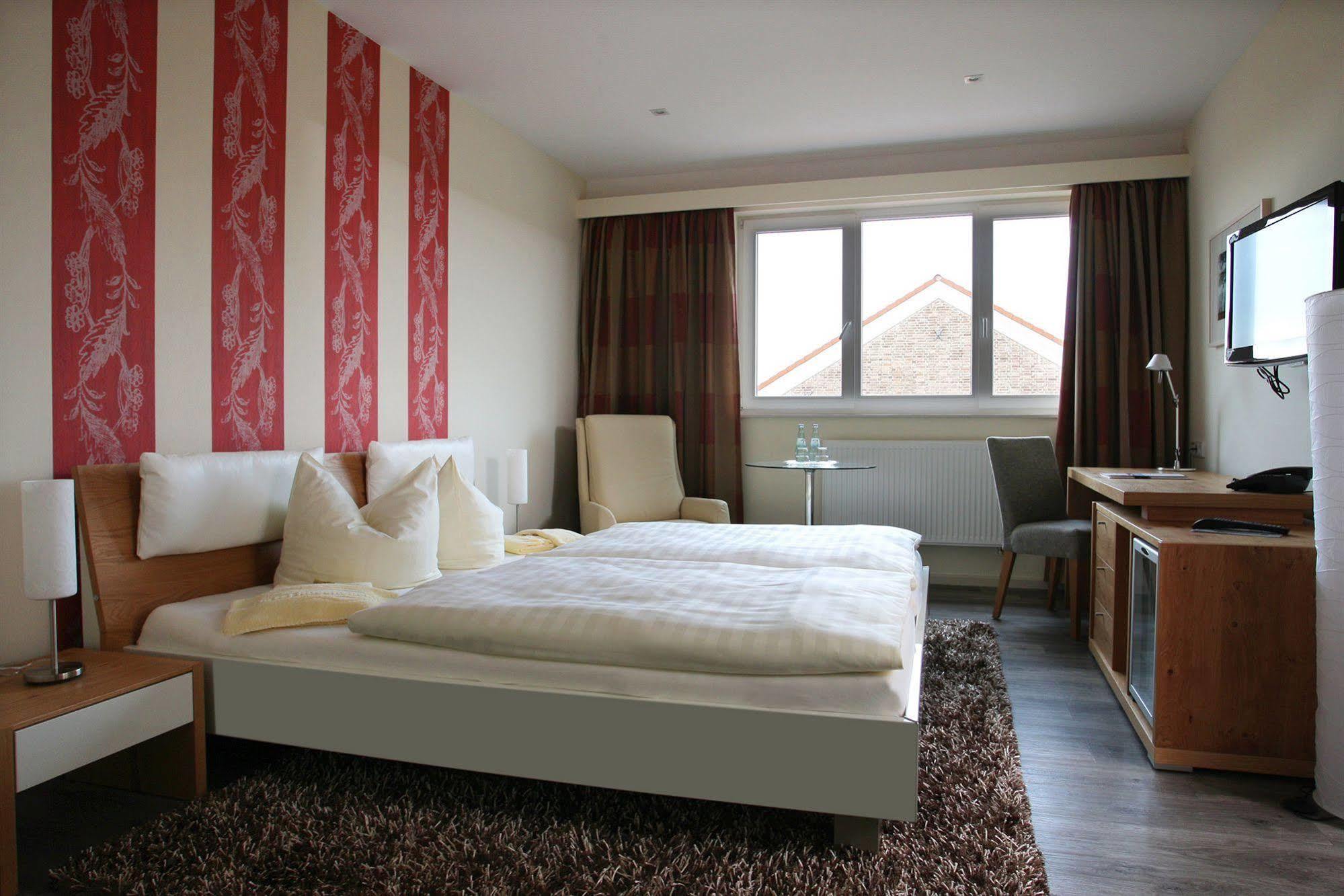 Hotel Ruegenblick Stralsund Buitenkant foto